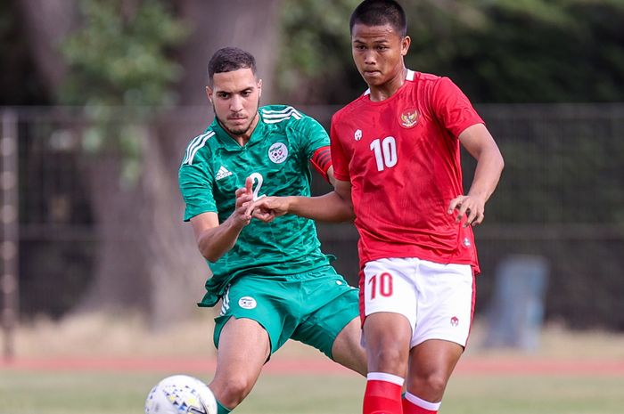 Striker timnas U-19 Indonesia, Hokky Caraka, akan memulai perjuangan di Piala AFF U-19 2022 pada Sabtu (2/7/2022) di Stadion Patriot Candrabhaga, Bekasi, dengan melawan Vietnam.