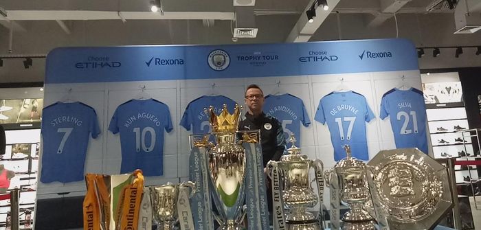 Mantan striker Manchester City, PAul Dickov, dalam acara jumpa fan di Senaya City, Jumat (18/10/2019).