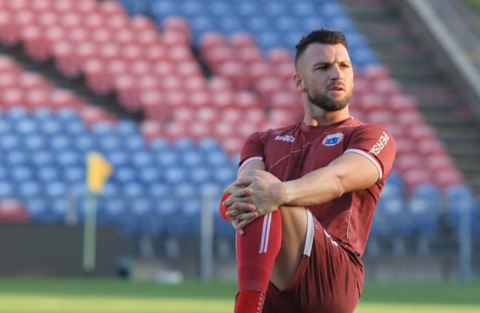 Penyerang Persija Jakarta Marko Simic pada sesi official training di Stadion McDonald Jones, Newcastle, Australia, Senin (11/2/2019).