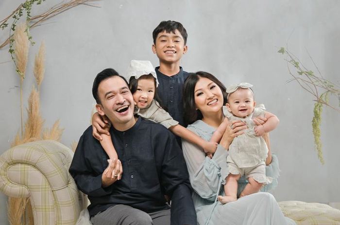 Keluarga Ruben Onsu dan Sarwendah 
