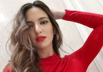 Tampil Mewah dengan Kearifan Lokal, Kalung Emas Bentuk Wayang yang Dipakai Nia Ramadhani Saat Kondangan Malah Jadi Gunjingan Netizen