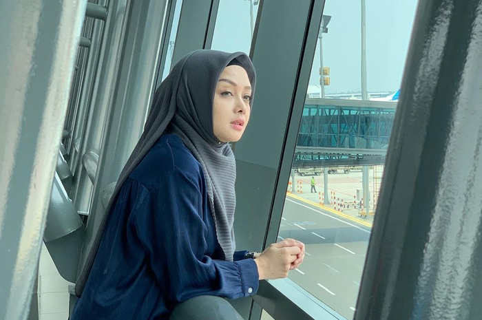 Terry Putri ungkap tak tahan lama menjanda, sering menangis setiap malam.
