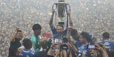 Khawatirkan Sampah, Wagub Jabar Beri Pesan ke Bobotoh dan Masyarakat di Pesta Juara Persib Bandung