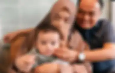 Ibunda Taqy Malik Unggah Foto Menohok, Ini Alasan Mansyardin Malik Nikahi Model Majalah Dewasa Secara Siri