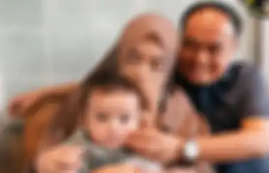 Ibunda Taqy Malik Unggah Foto Menohok, Ini Alasan Mansyardin Malik Nikahi Model Majalah Dewasa Secara Siri