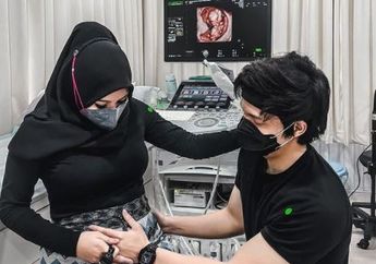 Akhirnya Jenis Kelamin Terungkap! Aurel Hermansyah dan Atta Halilintar Pajang Senyum Manis di Perayaan Gender Reveal sang Calon Bayi, Laki-laki atau Perempuan?