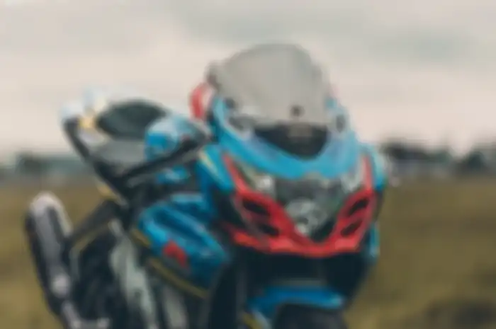 Modifikasi Suzuki GSX-R1000 simpel tapi malah terkesan imut.