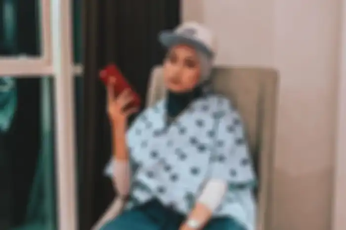 Style swag buat hijabers ala Ayuenstar