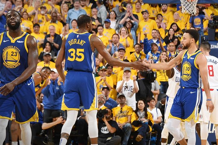 Ekspresi pemain Golden State Warriors saat melakoni laga NBA Playoffs 2019 di Oracle Arena pada Kamis (25/4/2019)