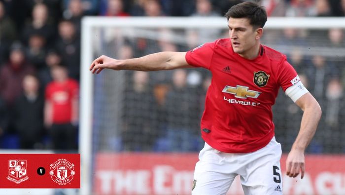 Kapten Manchester United, Harry Maguire, saat menghadpai Tranmere Rovers di Prenton Park dalam laga Piala FA, Minggu (26/1/2020).