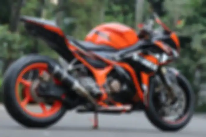 Honda CBR 150R makin kekar pakai limbah moge