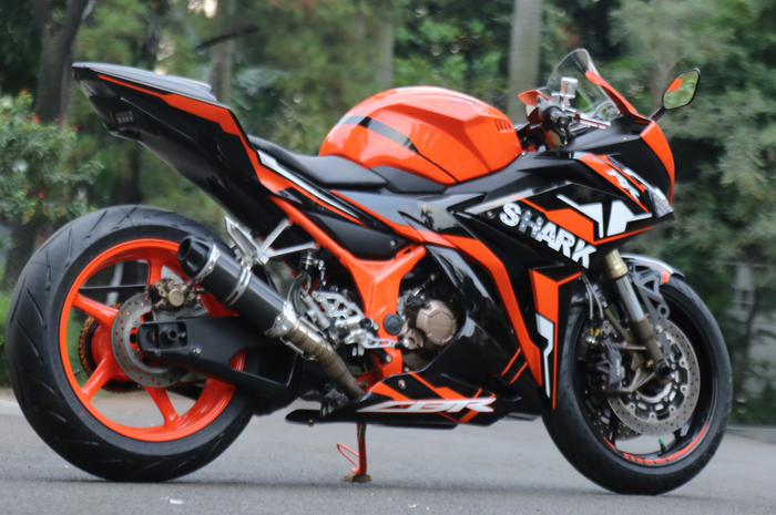 Honda CBR 150R makin kekar pakai limbah moge
