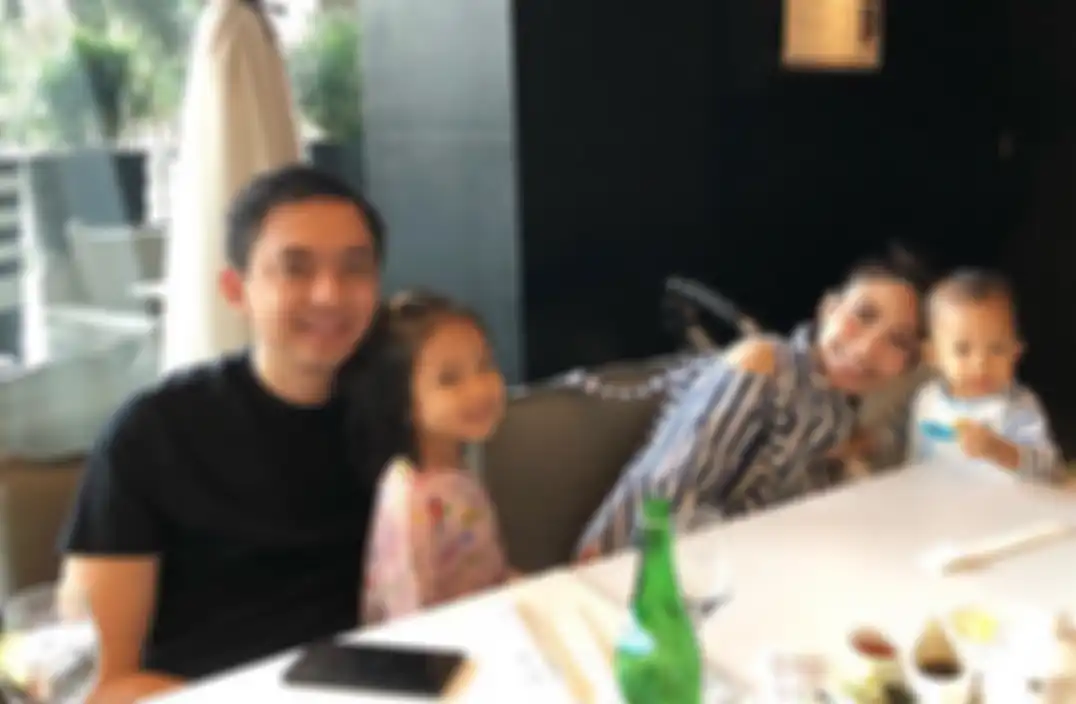 Keluarga Ayu Dewi dan Regi Datau