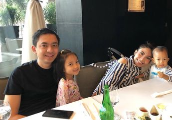 Harapan Sederhana Ayu Dewi untuk Buah Hati Saat Sedang Tidur Bersama