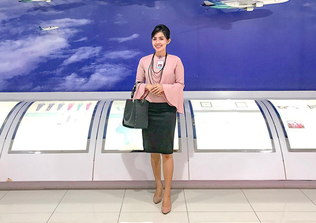 Henny Dwisetya yang ikut dituding jadi gundik Ari Askhara