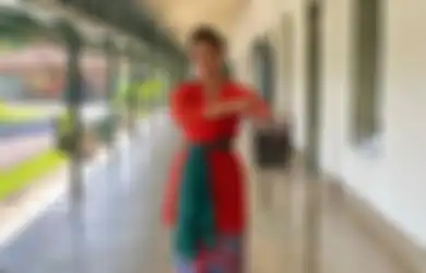 5 Kebaya Merah Putih untuk 17an ala Rania Yamin. Cocok Buat Anak Muda!