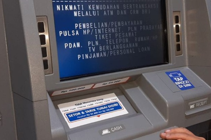 Pria di Surabaya dijebloskan ke penjara karena iseng gunting uang setara harga Yamaha NMAX dan memasukkannya ke dalam ATM.