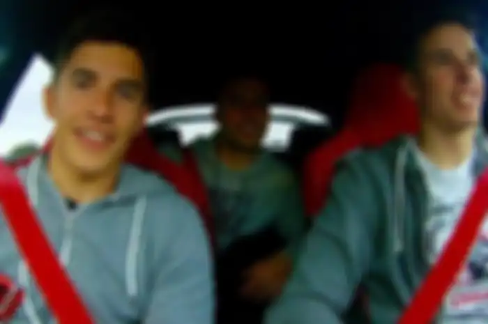 Marc Marquez dan adiknya Alex Marquez (kanan).