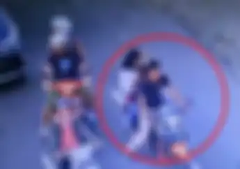Kena Deh! Dipermalukan Speaker CCTV, Pemotor Tanpa Helm Malah Tepok Jidat