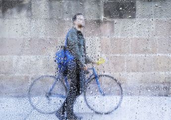 Ngeri Banget! Arti Mimpi Kehujanan Menjadi Pertanda Akan Adanya Malapetaka Bagi Pemimpinya, Benarkah?