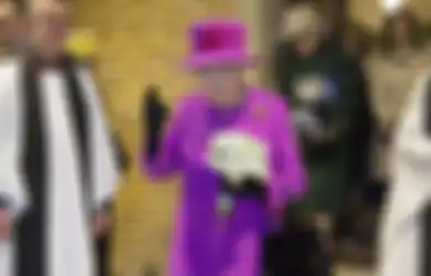 Kerap Bawa Tas, Ternyata Ini 5 Barang yang Sering Ada dalam Tas Ratu Elizabeth II!