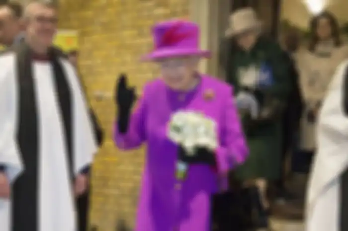 6 Benda ini yang selalu ada di dalam tas Ratu Elizabeth II