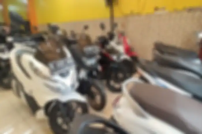 Niat beli Honda PCX 160 berujung rugi jutaan rupiah, pelaku ternyata teman ngopi selama ini. (foto ilustrasi)