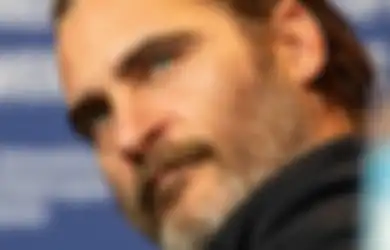 Todd Phillips Unggah Foto Joaquin Phoenix Baca Skrip Sekuel Joker!