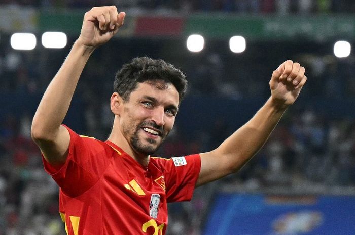 Pemain Timnas Spanyol dan Sevilla, Jesus Navas, memutuskan pensiun pada Desember 2024 karena masalah kesehatan.