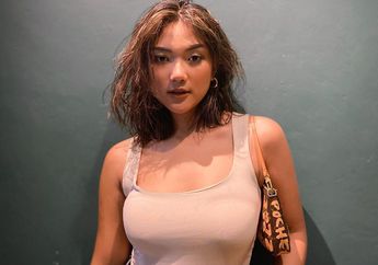 Bergaya Unik Kenakan Korset, Penampilan Marion Jola Tuai Pujian Netizen!