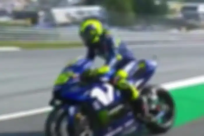 Valentino Rossi alami motor M1-nya mogok di latihan resmi pertama (FP1) MotoGP Austria