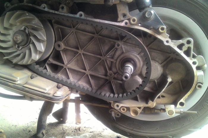 CVT Vespa LX 150
