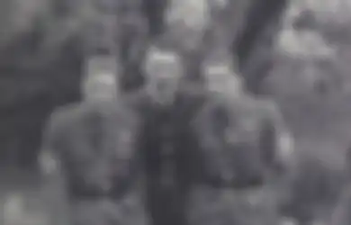 Kisah si Kembar; Agen Mata-mata yang Balas Dendam pada Nazi Setelah Keluarga Mereka Hilang di Laut