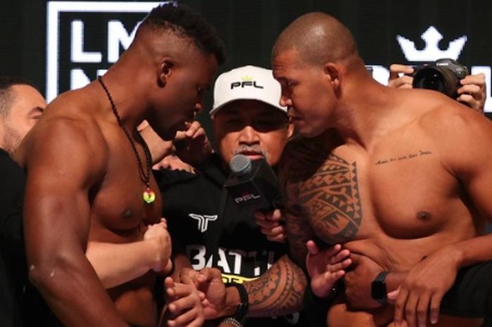 Renan Ferreira saat berhadapan dengan Francis Ngannou di PFL 