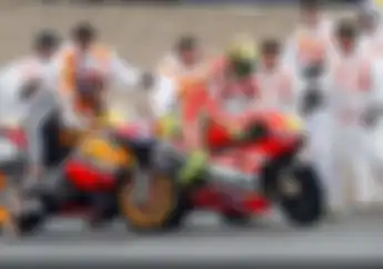 Masih Ingat? Ini Video Detik-detik Sebelum Valentino Rossi Dicaci Maki Casey Stoner