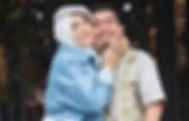 Pakai Moge Boncengan dengan April Jasmine, Ustaz Solmed Mendadak Jadi Sorotan Usai Lakukan Hal ini, Netizen Langsung Menuding Riya