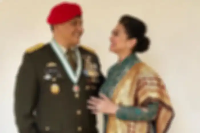 Bella Saphira dan suami
