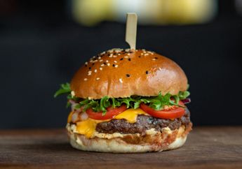 5 Arti Mimpi Makan Hamburger, Dapat Melambangkan Kepuasan dan Ambisi yang Kuat, Segera Simak!