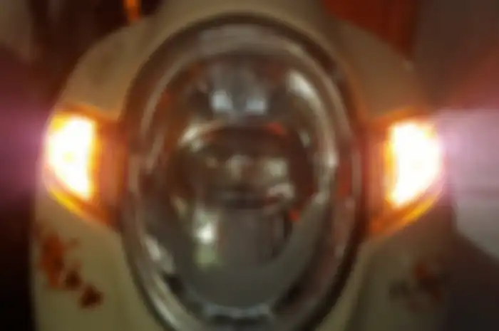 Ilustrasi lampu sein di motor matic