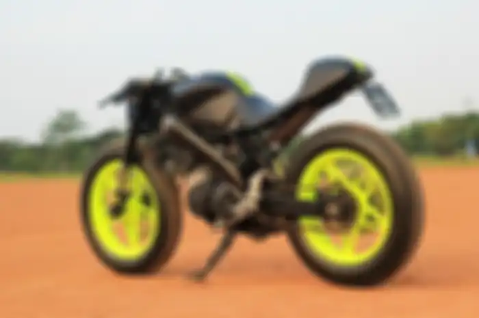 Yamaha V-Ixion bergaya cafe racer