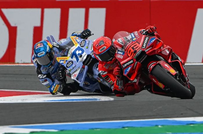 Marc Marquez (Ducati Lenovi dan  Alex Marquez (BK8 Gresini Racing)
