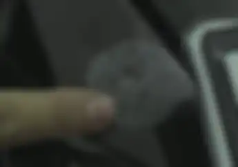 Begini Video Cara Ampuh Hilangkan Noda Bekas Stiker di Motor, Ada Cairannya...
