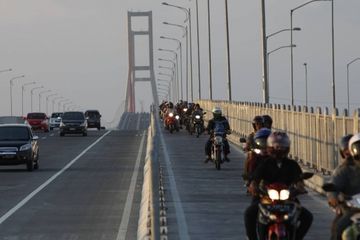 Ilustrasi arus lalu lintas di Jembatan