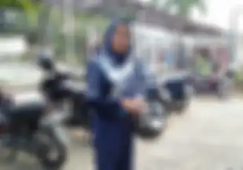Petugas Parkir  Amankan Helm Pengunjung yang Ditinggal di Motor, Ini Alasannya