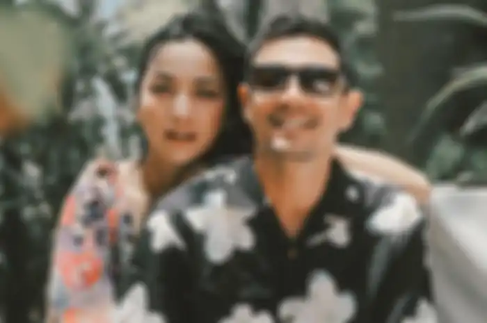 Hesti Purwadinata dan suami