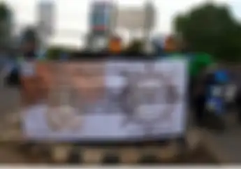 Mantap! Ringankan Beban Sesama, Ratusan Sembako, Masker dan Takjil Dibagikan Komunitas Pedati Indonesia