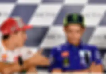 Mengejutkan, Marquez  Malah Bilang Begini Usai Jabat Tangannya Ditolak Mentah-mentah Rossi