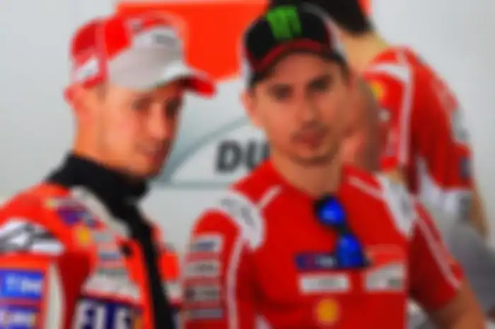 Casey Stoner dan Jorge Lorenzo.