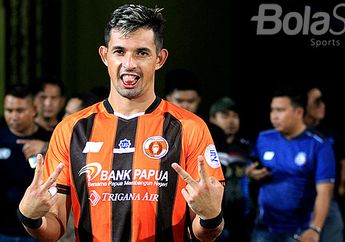 Silvio Escobar, Penyerang Naturalisasi Kolektor Jersey Klub Liga Indonesia
