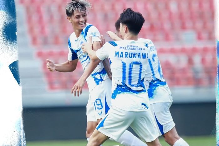 Suasana pertandingan Liga 1 2023-2024 pekan ke-24 antara Arema FC melawan PSIS Semarang.